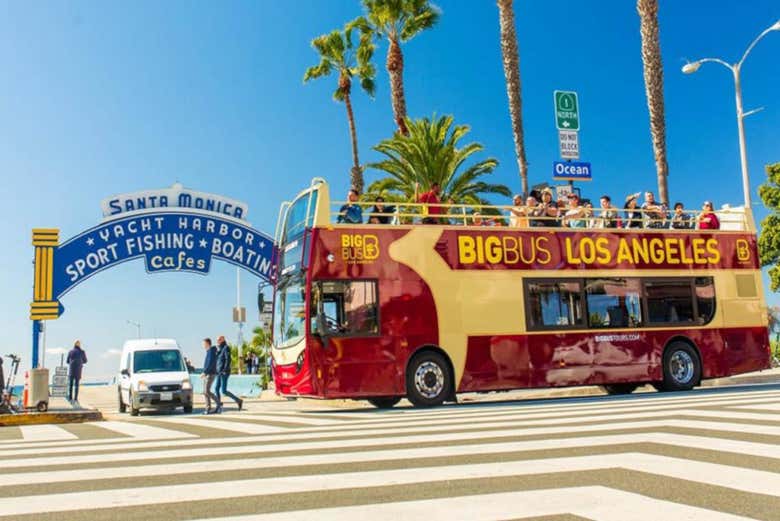 Percorrendo Los Angeles de ônibus