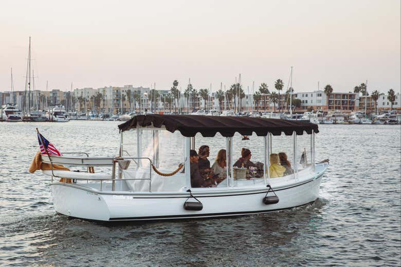 Passeio de barco elétrico
